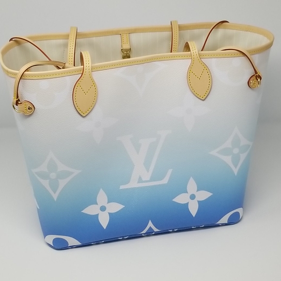 Pending Payment Plan LV By the Pool Neverfull MM - Picture 4 of 8